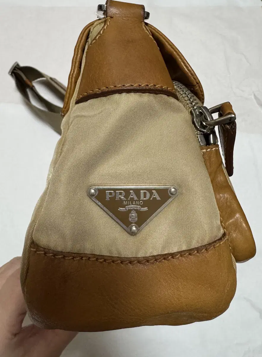 Prada 가죽 나일론 숄더백 Tessuto Shoulder Bag